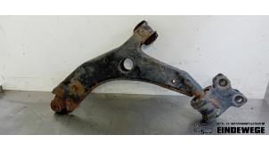 Używane Wahacz zawieszenia prawy przód Ford Focus 2 2.0 16V Cena € 35,00 Procedura marży oferowane przez Auto- en demontagebedrijf Eindewege