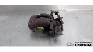 Begagnade Bakre bromsok, höger Peugeot Partner (GC/GF/GG/GJ/GK) 1.6 HDI 90 16V Pris € 38,50 Marginaltabell erbjuds av Auto- en demontagebedrijf Eindewege