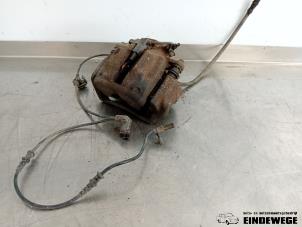 Begagnade Främre bromsok, höger Mercedes C (W203) 2.7 C-270 CDI 20V Pris € 40,00 Marginaltabell erbjuds av Auto- en demontagebedrijf Eindewege