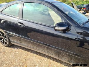Gebruikte Portier 2Deurs rechts Mercedes C Sportcoupé (C203) 1.8 C-180K 16V Prijs € 155,00 Margeregeling aangeboden door Auto- en demontagebedrijf Eindewege