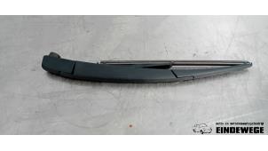 Begagnade Bakre torkararm Opel Corsa F (UB/UH/UP) 1.2 12V 75 Pris € 18,15 Inklusive moms erbjuds av Auto- en demontagebedrijf Eindewege