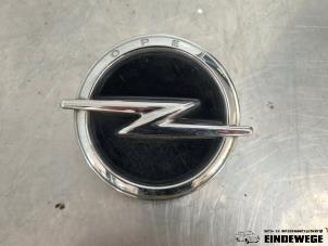 Gebruikte Handgreep Achterklep Opel Corsa F (UB/UH/UP) 1.2 12V 75 Prijs € 48,40 Inclusief btw aangeboden door Auto- en demontagebedrijf Eindewege