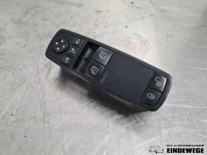 Begagnade Flerfunktionsbrytare, fönster Mercedes B (W245) 2.0 B-200 16V Turbo Pris € 52,50 Marginaltabell erbjuds av Auto- en demontagebedrijf Eindewege