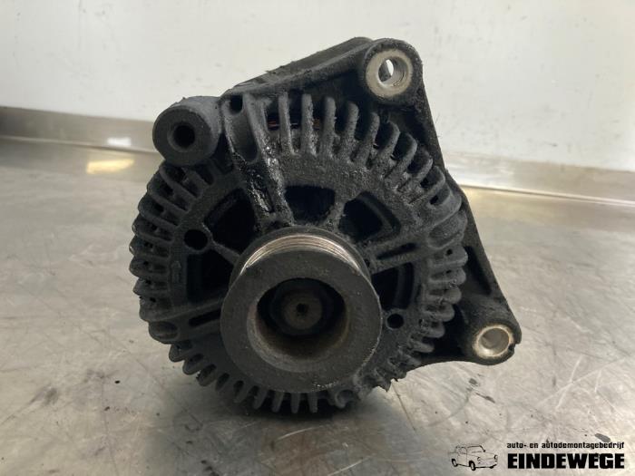 Dynamo från en BMW 5 serie Touring (E61) 530d 24V 2005