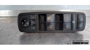 Begagnade Flerfunktionsbrytare, fönster Mercedes A (W169) 2.0 A-180 CDI 16V Pris € 40,00 Marginaltabell erbjuds av Auto- en demontagebedrijf Eindewege