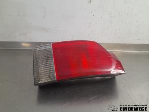 Gebruikte Achterlicht links Volvo V70 (SW) 2.4 D5 20V Prijs € 25,00 Margeregeling aangeboden door Auto- en demontagebedrijf Eindewege