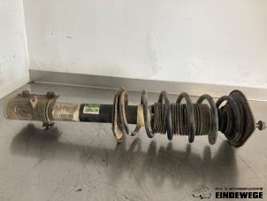 Używane Amortyzator lewy przód Mitsubishi Colt (Z2/Z3) 1.5 DI-D 12V HP Cena € 35,00 Procedura marży oferowane przez Auto- en demontagebedrijf Eindewege