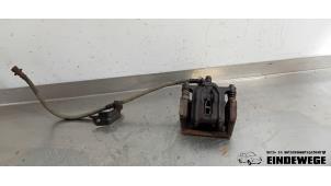 Używane Zacisk hamulcowy lewy tyl Honda Accord Tourer (CM/CN) 2.0 i-VTEC 16V Cena € 35,00 Procedura marży oferowane przez Auto- en demontagebedrijf Eindewege