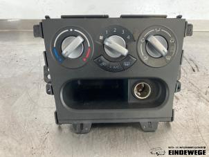 Używane Panel sterowania nagrzewnicy Opel Agila (B) 1.2 16V Cena € 30,00 Procedura marży oferowane przez Auto- en demontagebedrijf Eindewege