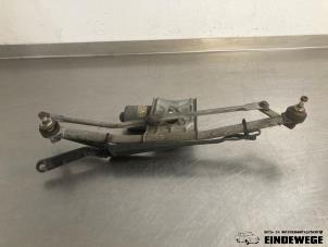 Begagnade Torkarmotor + mekanism Ford Puma 1.7 16V Pris € 35,00 Marginaltabell erbjuds av Auto- en demontagebedrijf Eindewege