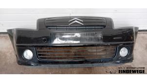 Begagnade Främre stötfångare Citroen C2 (JM) 1.4 Pris € 105,00 Marginaltabell erbjuds av Auto- en demontagebedrijf Eindewege