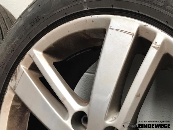 Felgen Set + Reifen van een Volkswagen Polo IV (9N1/2/3) 1.2 2005