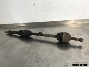 Begagnade Drivaxel, höger fram Renault Modus/Grand Modus (JP) 1.2 16V TCE 100 Pris € 30,00 Marginaltabell erbjuds av Auto- en demontagebedrijf Eindewege
