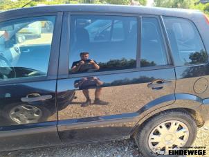 Gebruikte Portier 4Deurs links-achter Ford Fusion 1.4 16V Prijs € 80,00 Margeregeling aangeboden door Auto- en demontagebedrijf Eindewege