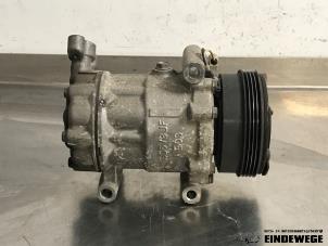 Begagnade Luftkonditioneringspump Renault Twingo (C06) 1.2 Pris € 52,50 Marginaltabell erbjuds av Auto- en demontagebedrijf Eindewege