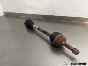 Gebruikte Aandrijfas links-voor Peugeot 208 I (CA/CC/CK/CL) 1.0 Vti 12V PureTech Prijs € 38,50 Margeregeling aangeboden door Auto- en demontagebedrijf Eindewege