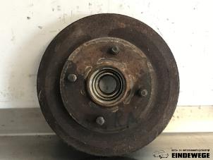 Begagnade Bakre bromstrumma Ford Focus 1 1.6 16V Pris € 25,00 Marginaltabell erbjuds av Auto- en demontagebedrijf Eindewege