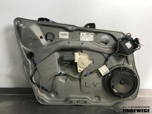 Begagnade Fönstermekanism, 4-dörrars, vänster fram Mercedes A (W169) 1.7 A-170 5-Drs. Pris € 30,00 Marginaltabell erbjuds av Auto- en demontagebedrijf Eindewege