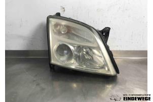 Używane Reflektor prawy Opel Vectra C 1.8 16V Cena € 30,00 Procedura marży oferowane przez Auto- en demontagebedrijf Eindewege