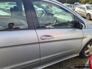 Begagnade Framdörr, 4-dörrars, höger Mercedes B (W245) 2.0 B-180 CDI 16V Pris € 180,00 Marginaltabell erbjuds av Auto- en demontagebedrijf Eindewege