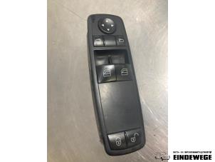 Begagnade Flerfunktionsbrytare, fönster Mercedes B (W245) 2.0 B-180 CDI 16V Pris € 28,50 Marginaltabell erbjuds av Auto- en demontagebedrijf Eindewege