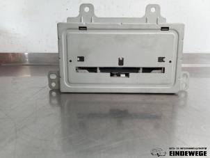 Gebruikte Radio CD Speler Chevrolet Cruze (305) 1.8 16V VVT Prijs € 315,00 Margeregeling aangeboden door Auto- en demontagebedrijf Eindewege