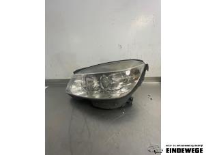 Gebruikte Linker Koplamp Mercedes C Estate (S204) 2.2 C-200 CDI 16V . Prijs € 210,00 Margeregeling aangeboden door Auto- en demontagebedrijf Eindewege