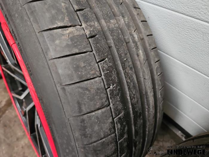 Sportvelgenset + banden van een Audi Q5 (FYB/FYG) 2.0 50 TFSI e 16V Quattro 2020