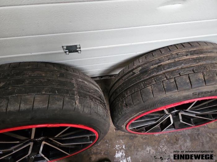 Sportvelgenset + banden van een Audi Q5 (FYB/FYG) 2.0 50 TFSI e 16V Quattro 2020