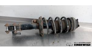 Gebruikte Schokdemperpoot rechts-voor Opel Zafira (M75) 1.6 16V Prijs € 35,00 Margeregeling aangeboden door Auto- en demontagebedrijf Eindewege