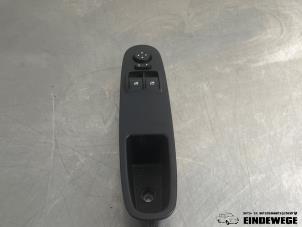 Gebruikte Combischakelaar ramen Fiat Punto Evo (199) 1.3 JTD Multijet 85 16V Prijs € 20,00 Margeregeling aangeboden door Auto- en demontagebedrijf Eindewege