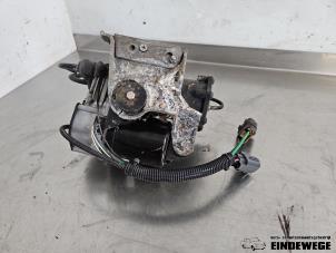 Gebruikte Luchtpomp (Vering) Landrover Discovery III (LAA/TAA) 2.7 TD V6 Prijs € 262,50 Margeregeling aangeboden door Auto- en demontagebedrijf Eindewege