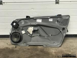 Begagnade Fönstermekanism, 2-dörrars, höger fram Mercedes A (W169) 1.5 A-150 Pris € 45,00 Marginaltabell erbjuds av Auto- en demontagebedrijf Eindewege