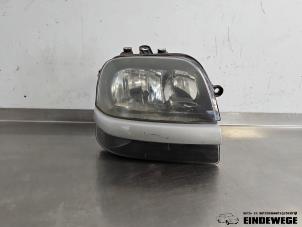 Begagnade Strålkastare, höger Fiat Doblo (223A/119) 1.6 16V Pris € 25,00 Marginaltabell erbjuds av Auto- en demontagebedrijf Eindewege
