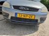 Främre stötfångare från en Ford Focus C-Max 1.8 16V 2004