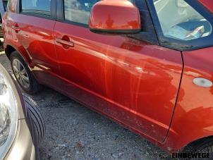 Begagnade Framdörr, 4-dörrars, höger Suzuki SX4 (EY/GY) 1.5 16V Base,Comfort Pris € 125,00 Marginaltabell erbjuds av Auto- en demontagebedrijf Eindewege