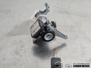 Gebruikte Kontaktslot + Sleutel Suzuki Ignis (FH) 1.3 16V Prijs € 45,00 Margeregeling aangeboden door Auto- en demontagebedrijf Eindewege