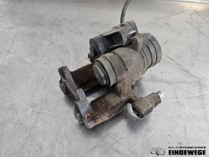 Używane Zacisk hamulcowy lewy tyl Volkswagen Golf VII (AUA) 1.4 TSI 16V Cena € 52,50 Procedura marży oferowane przez Auto- en demontagebedrijf Eindewege