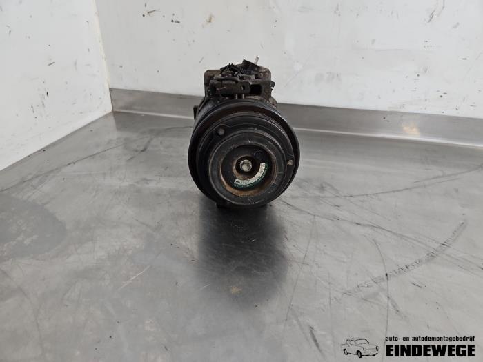 Aircopomp van een Mercedes-Benz SLK (R170) 2.0 200 16V 1999