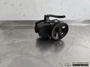 Gebruikte Stuurbekrachtiging Pomp Mercedes SLK (R170) 2.0 200 16V Prijs € 52,50 Margeregeling aangeboden door Auto- en demontagebedrijf Eindewege
