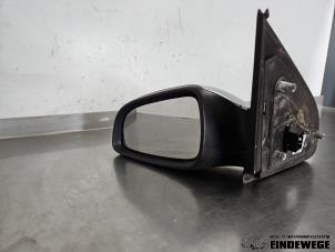Używane Lusterko zewnetrzne lewe Opel Astra H (L48) 1.6 16V Twinport Cena € 35,00 Procedura marży oferowane przez Auto- en demontagebedrijf Eindewege