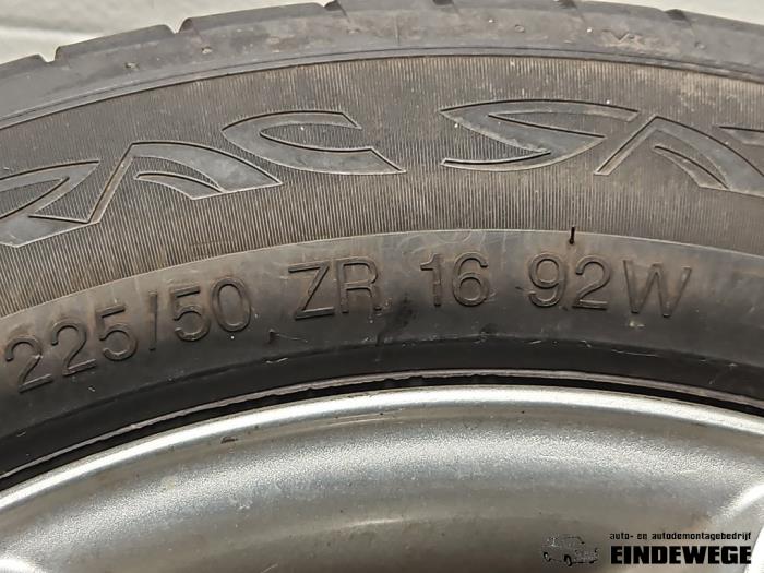 Velgen set + banden van een Mercedes-Benz SLK (R170) 2.0 200 16V 1999