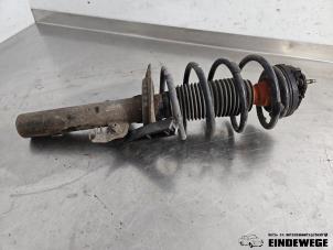 Gebruikte Veerpoot links-voor Ford Mondeo III Wagon 1.8 16V Prijs € 40,00 Margeregeling aangeboden door Auto- en demontagebedrijf Eindewege