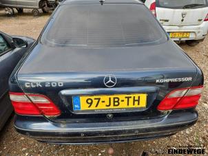 Gebruikte Achterklep Mercedes CLK (C208) 2.0 200K Evo 16V Prijs € 78,50 Margeregeling aangeboden door Auto- en demontagebedrijf Eindewege
