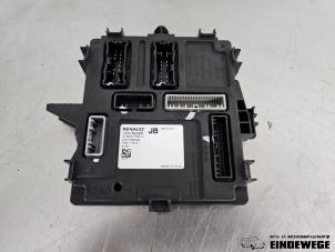 Gebruikte Computer Body Control Renault Captur II (RJB) 1.6 E-Tech 160 Prijs € 105,00 Margeregeling aangeboden door Auto- en demontagebedrijf Eindewege
