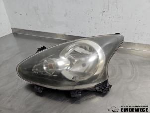 Gebruikte Koplamp links Toyota Aygo (B10) 1.0 12V VVT-i Prijs € 40,00 Margeregeling aangeboden door Auto- en demontagebedrijf Eindewege