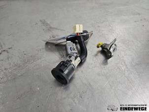 Begagnade Cylinderlåsuppsättning (komplett) Citroen C1 1.0 12V Pris € 63,50 Marginaltabell erbjuds av Auto- en demontagebedrijf Eindewege