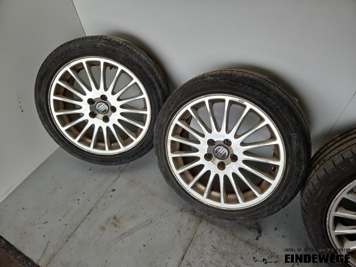Velgen set + banden van een Volvo S80 (TR/TS) 2.4 20V 140 2000