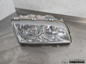 Gebruikte Koplamp rechts Volvo S40 (VS) 1.8 16V Prijs € 30,00 Margeregeling aangeboden door Auto- en demontagebedrijf Eindewege