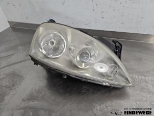 Begagnade Strålkastare, höger Opel Corsa C (F08/68) 1.0 12V Twin Port Pris € 30,00 Marginaltabell erbjuds av Auto- en demontagebedrijf Eindewege